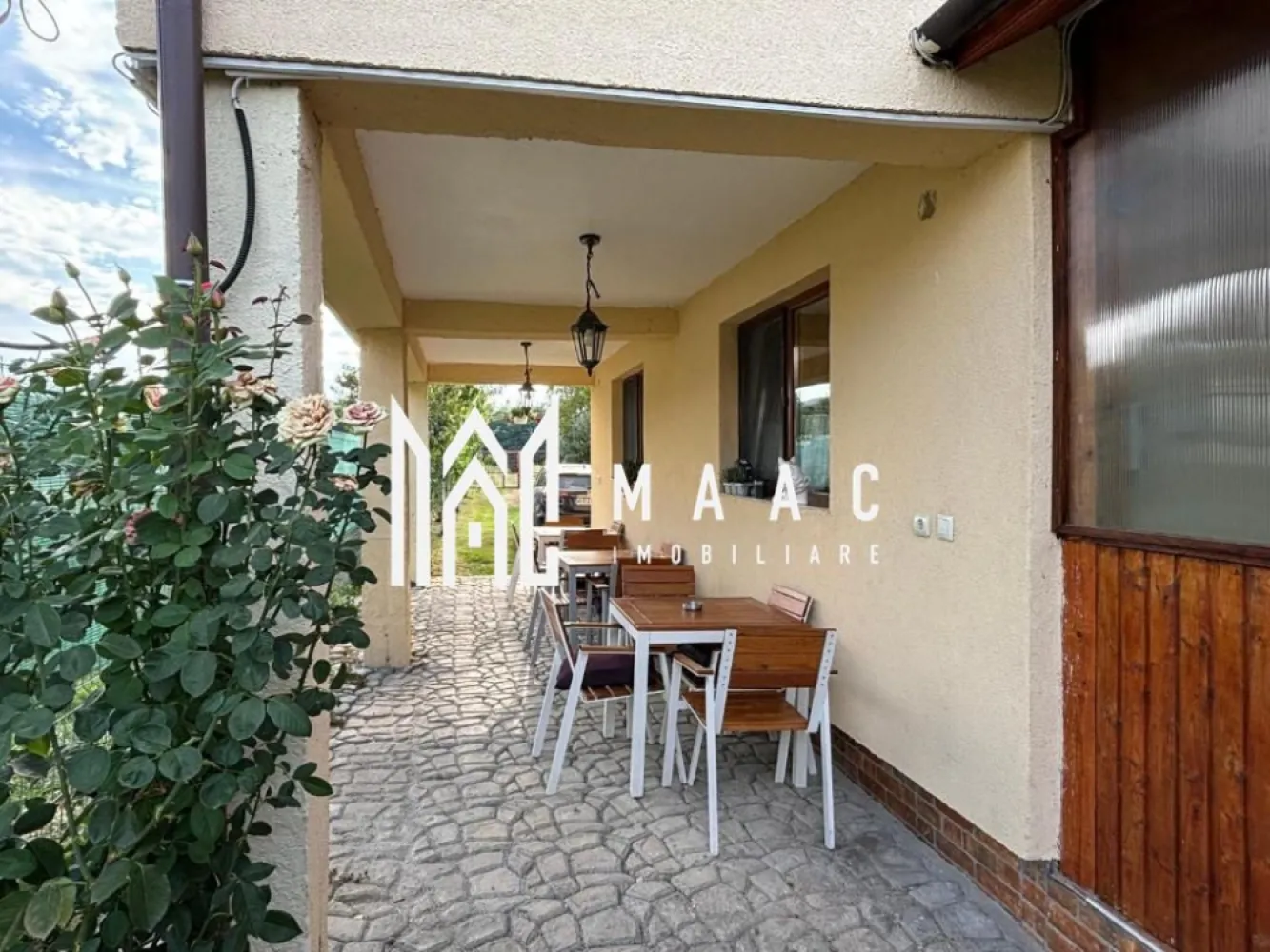 Vilă superbă | 4 camere | 500 mp teren | Vedere la munte | Valea Avrigului