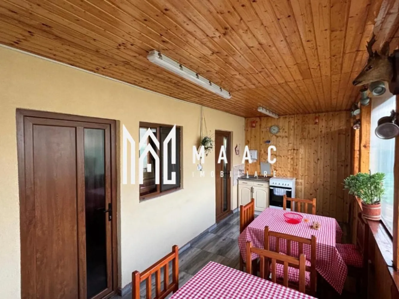 Vilă superbă | 4 camere | 500 mp teren | Vedere la munte | Valea Avrigului