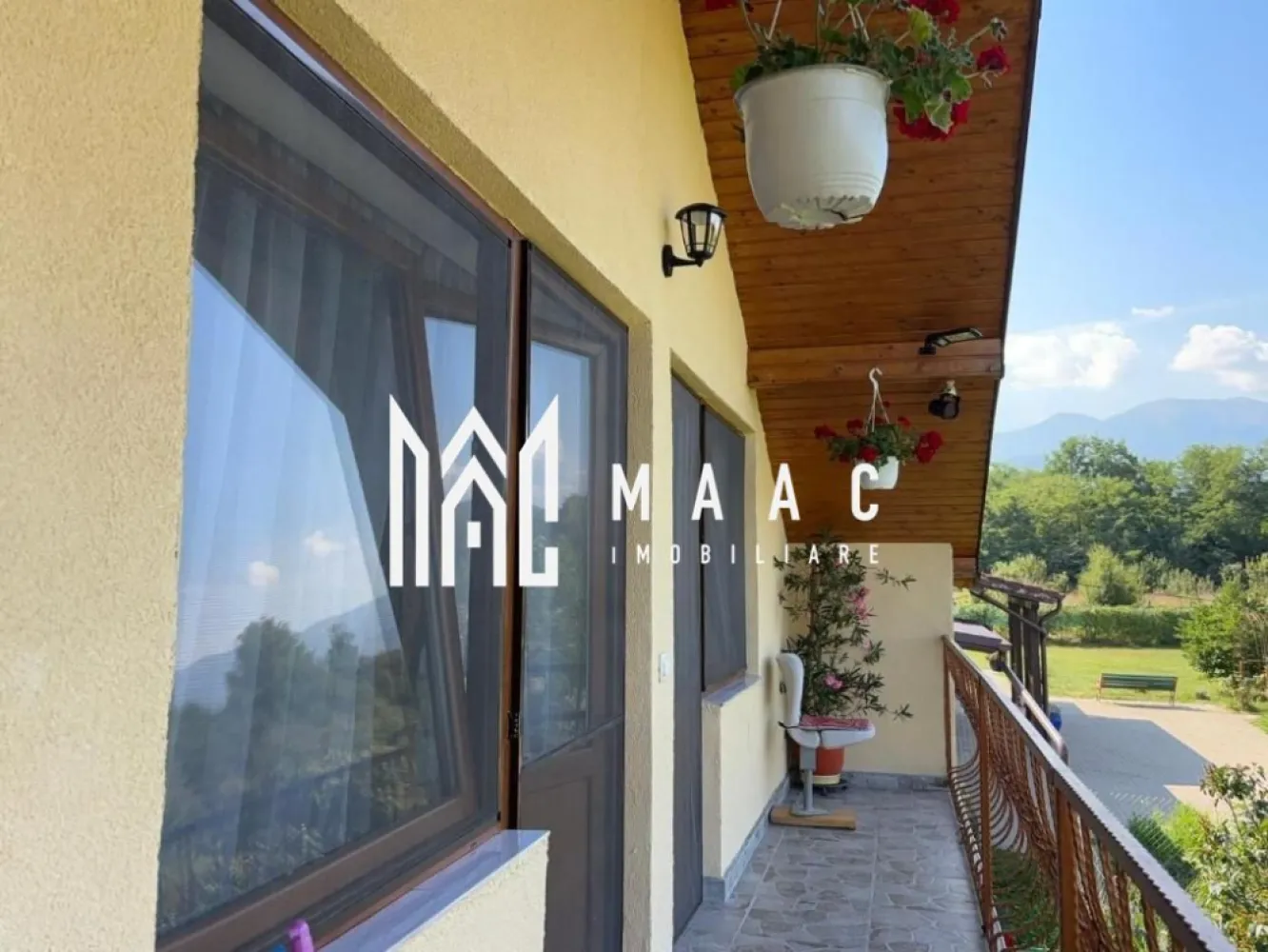 Vilă superbă | 4 camere | 500 mp teren | Vedere la munte | Valea Avrigului