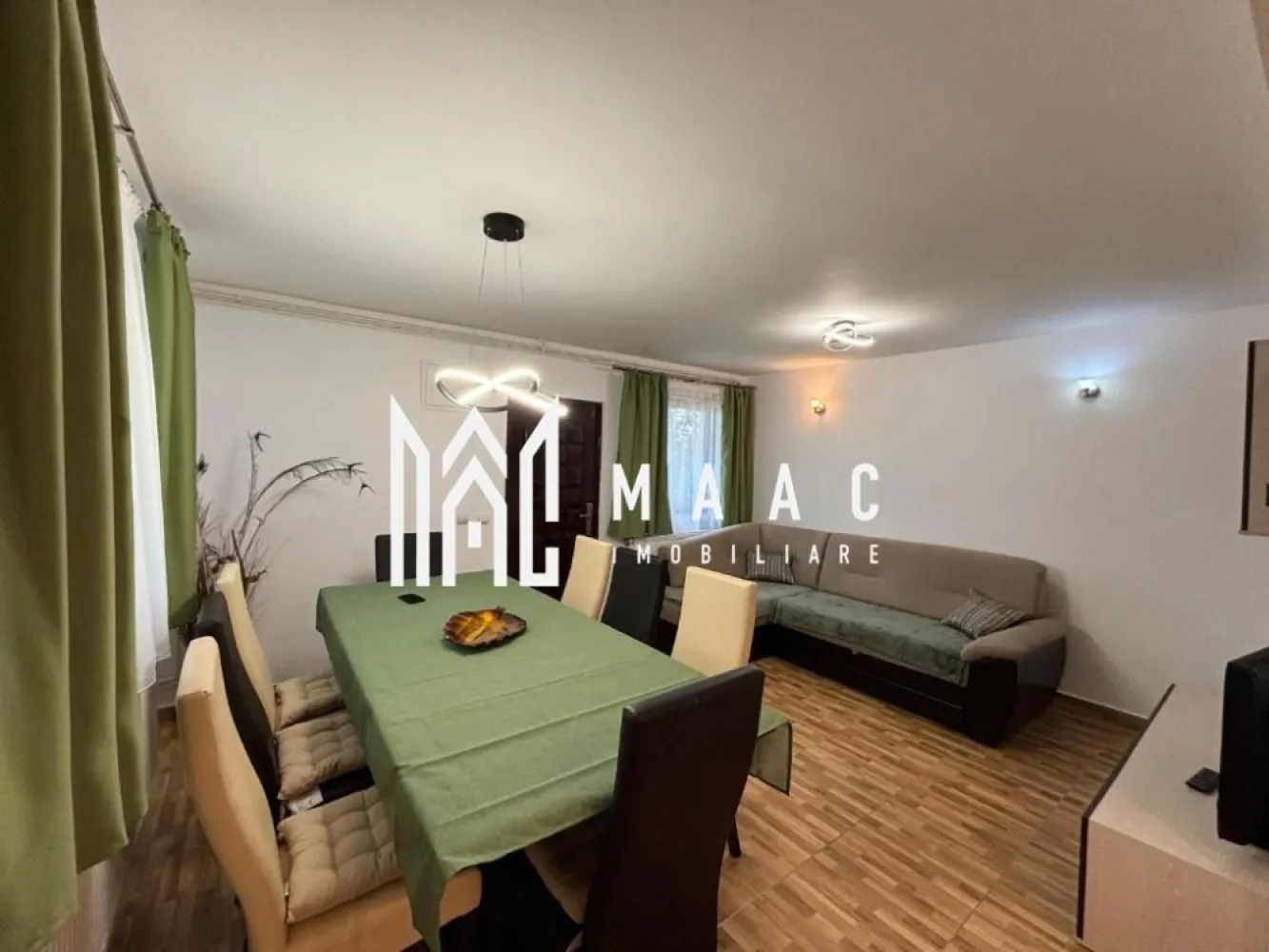 Vilă superbă | 4 camere | 500 mp teren | Vedere la munte | Valea Avrigului