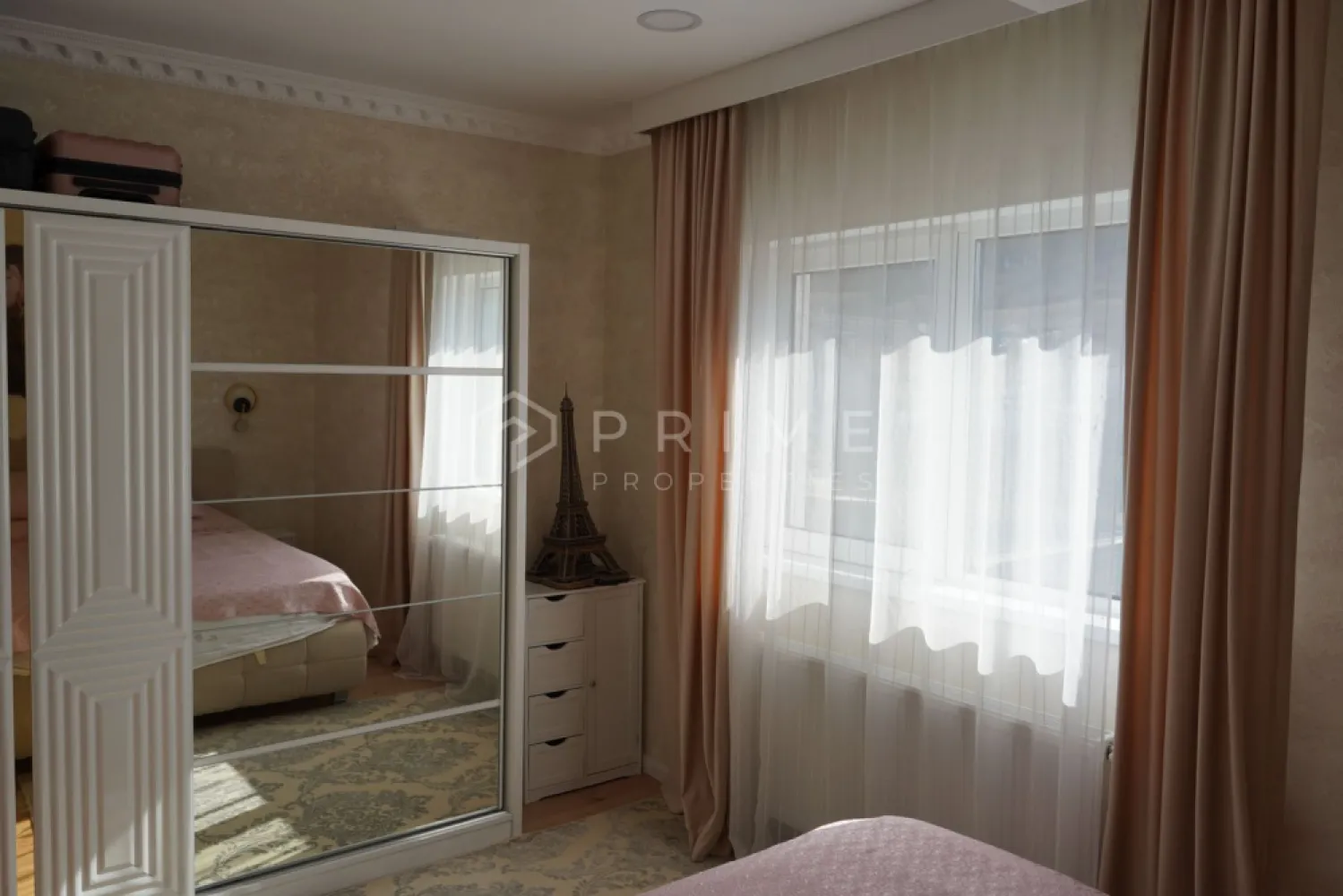 Casă tip duplex complet amenajată si mobilată