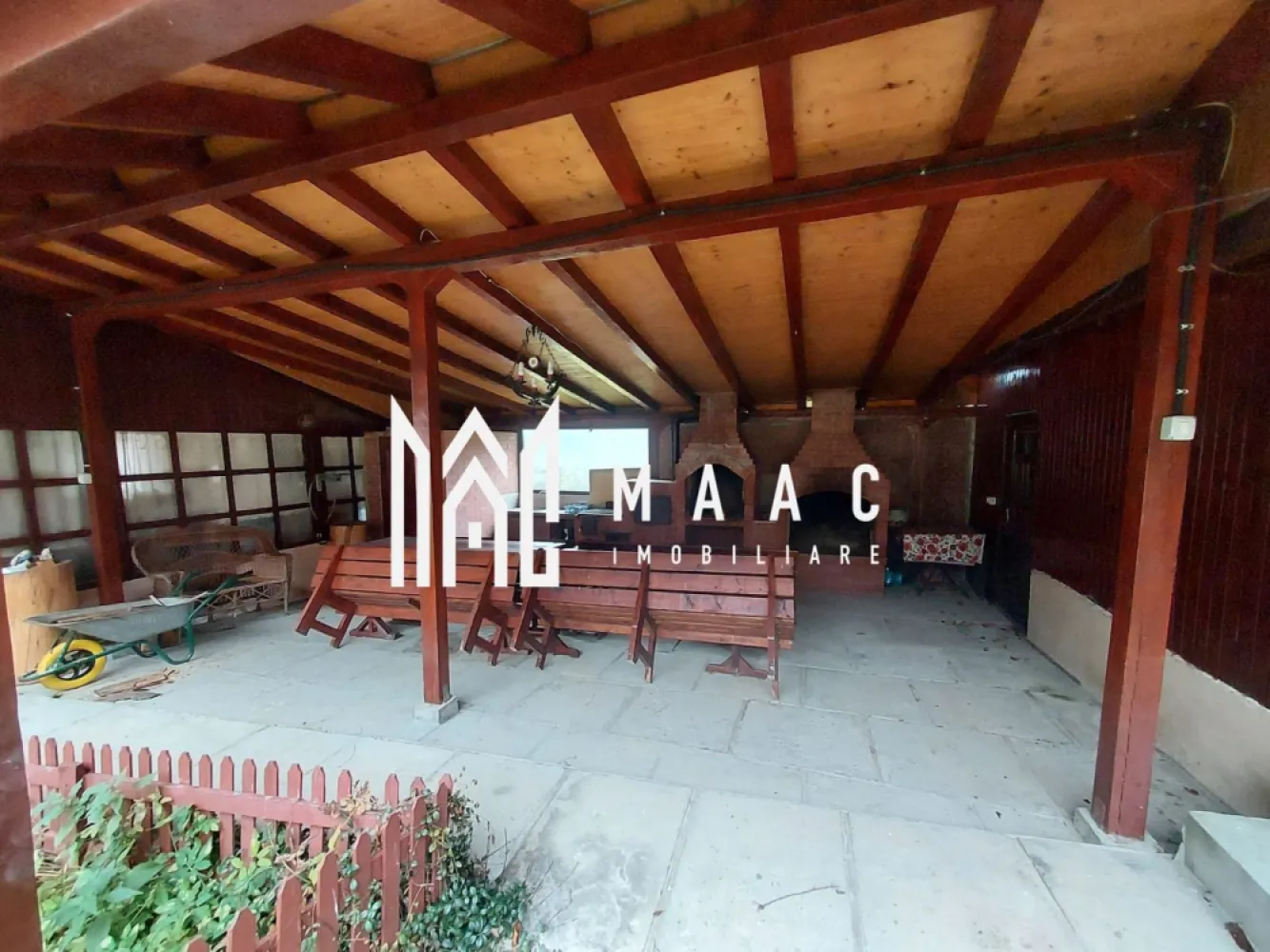 Casă | 260 mp utili | 1.100 mp teren | Râul Sadului |