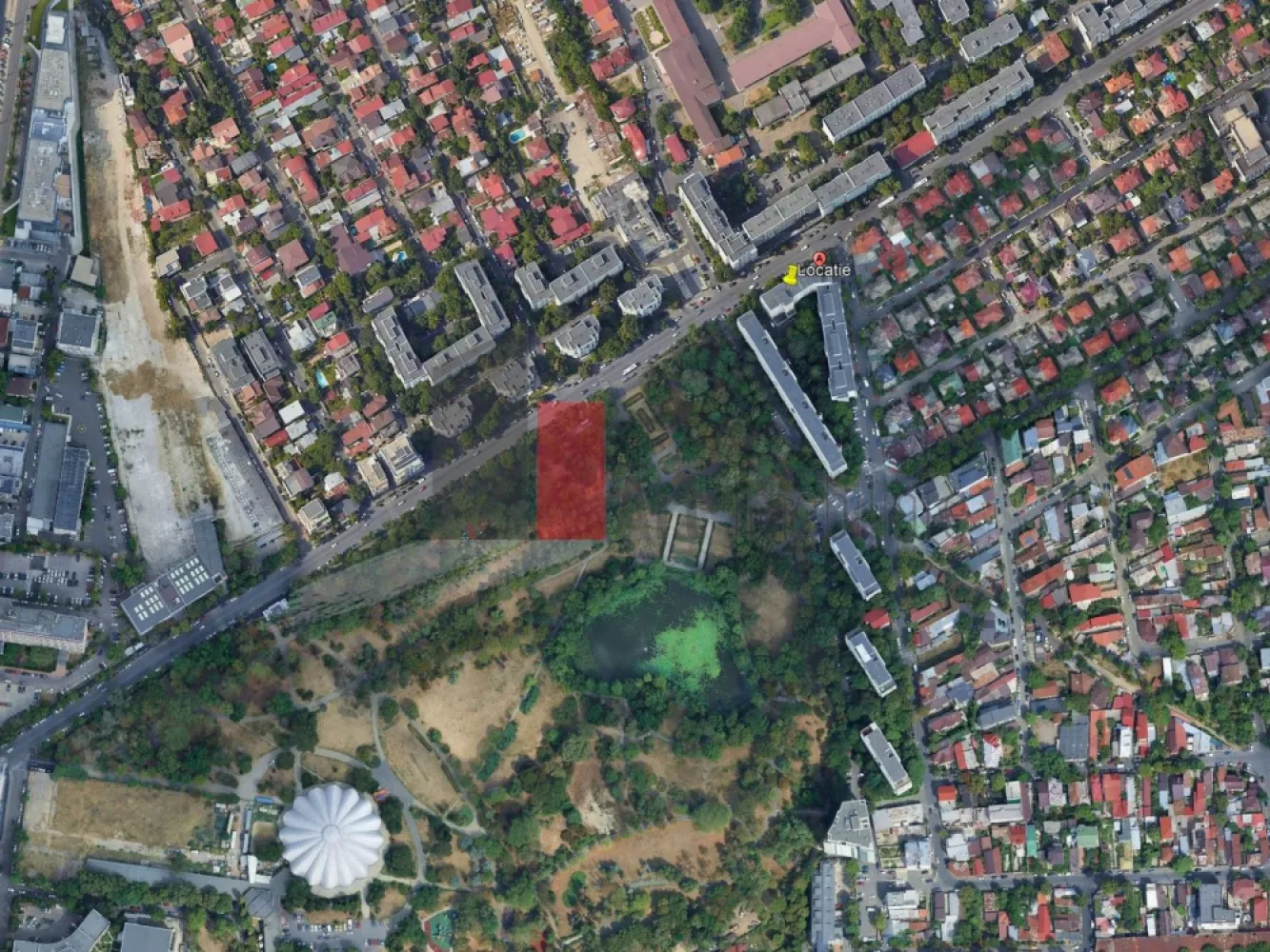 APARTAMENT 4 CAMERE LACUL TEI-PARCUL CIRCULUI - Va prezentam spre vanzare un apartament de 4 camere decomandate in suprafata de 82,5 mp si 
 2 balcoane de 12,35 mp pe Bulevardul Lacul Tei chiar Parcul Circului.
 Apartamentul este spatios si situat intr-un bloc solid construit in anul 1981, fara risc seismic
 Comfortul termic este asigurat de la termoficare centrala.
 Apartamentul este bine compartimentat dar necesita renovare completa, oferind potential de
 reamenajare ideal pentru cei ce doresc sa-si amenajeze locuinta dupa propiul stil.
 Pentru mai multe imformatii sau vizionare va rugam sunati la 0722 371 033.