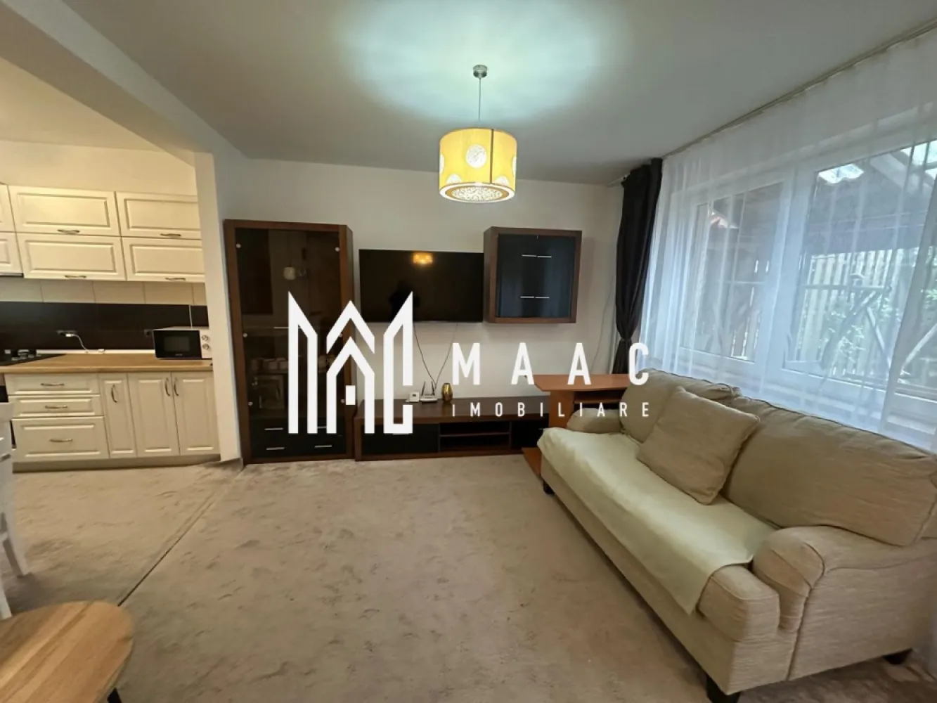 CASA 4 CAMERE I TURNISOR - Maac Imobiliare ofera spre vanzare casa ideala pentru o familie, compartimentata practic si confortabil:

Parter: 
- living generos cu bucatarie
- baie
- camara 
Etaj:
- 3 dormitoare
- baie

Terasa amenajata cu gratar si zona de relaxare
Proprietatea dispune si de un loc de parcare 

Perfecta pentru cei care isi doresc liniste, confort si un spatiu priitor pentru intreaga famile.

Pentru mai detalii sau stabilirea unei vizionari anuntati telefonic CP 3086736.