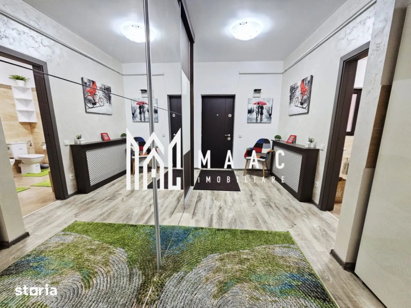 Apartament 2 camere | 74 mp | Bulevard | - MAAC Imobiliare vă propune spre vânzare un apartament modern cu 2 camere, situat la etajul 2 al unui imobil construit în anul 2016, într-o zonă excelentă din Râmnicu Vâlcea. Cu o suprafață generoasă de 74 mp, această proprietate oferă confort, funcționalitate și acces rapid către principalele puncte de interes ale orașului, fiind o alegere ideală atât pentru locuință personală, cât și pentru investiție imobiliară.

Apartamentul se remarcă prin compartimentarea eficientă, spațiile generoase și luminoase, mobilierul modern și dotările complete, fiind pregătit pentru mutare imediată. Proprietatea beneficiază de balcon, terasă și garaj inclus, oferind un plus de confort și funcționalitate într-o zonă bine conectată din Râmnicu Vâlcea.

Caracteristici:
-Apartament cu 2 camere
-Suprafață de 74 mp
-Etaj 2
-Imobil construit în 2016
-Mobilat și utilat complet
-Balcon și terasă
-Garaj inclus
-Ideal pentru locuit sau investiție

Compartimentare:
-Living spațios și luminos
-Dormitor confortabil
-Bucătărie practică și modern amenajată
-Baie complet utilată
-Balcon
-Hol de acces bine organizat

Dotări:
-Mobilier modern
-Mașină de spălat
-Frigider
-Cuptor
-Sistem de supraveghere video
-Interfon
-Finisaje moderne
-Spații generoase și bine iluminate natural

Avantaje:
-Poziționare excelentă, într-o zonă bine conectată
-Aproape de Grădina Zoologică Râmnicu Vâlcea
-Acces rapid către restaurante și cafenele, precum Restaurant Mezza Luna și Melyssa Cafe
-Aproape de spitale și farmacii, inclusiv Spitalul BalneoMedCenter
-Centre comerciale în apropiere – Family Center și River Plaza Mall
-Stații de autobuz accesibile
-Siguranță și confort oferite de sistemul video și interfon

Această proprietate reprezintă o oportunitate excelentă pentru cei care își doresc un apartament modern, spațios și bine poziționat în Râmnicu Vâlcea, într-un imobil construit recent, cu acces facil către zone comerciale, restaurante, servicii medicale și puncte de interes urban.

Pentru mai multe detalii și programarea unei vizionări, vă rugăm să menționați CP3083468 în momentul apelului telefonic.