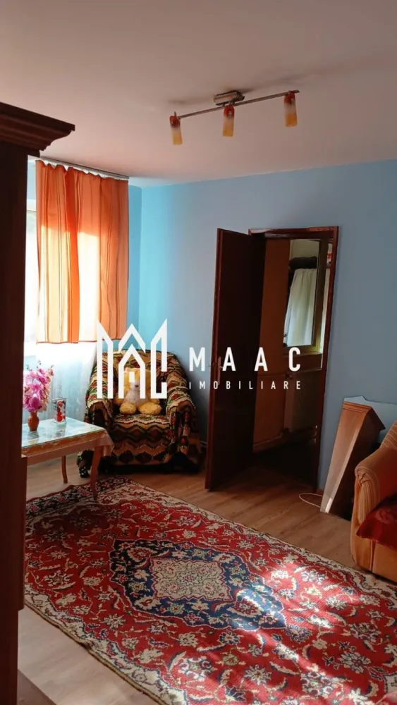 Apartament 2 camere | Zona Nord | 40 mp | - MAAC Imobiliare vă propune spre vânzare un apartament eficient compartimentat, situat pe Strada Constantin Brâncuși, într-o zonă apreciată și bine conectată a orașului. Proprietatea este amplasată la etajul 3 și reprezintă o alegere excelentă atât pentru locuință personală, cât și pentru investiție imobiliară, fiind complet mobilată și utilată, pregătită pentru mutare imediată.

Apartamentul dispune de o suprafață utilă de 38,67 mp și beneficiază de un balcon închis de 2,94 mp, oferind un spațiu practic și bine optimizat pentru confortul de zi cu zi. Instalațiile electrice și termice sunt noi, iar finisajele îngrijite contribuie la crearea unui ambient modern și funcțional, fără a necesita investiții suplimentare.

Caracteristici:
-Apartament situat la etajul 3
-Suprafață utilă de 38,67 mp
-Balcon închis de 2,94 mp
-Complet mobilat și utilat
-Preț negociabil
-Ideal pentru locuit sau investiție

Compartimentare:
-Cameră luminoasă
-Bucătărie practică
-Baie amenajată
-Hol de acces
-Balcon închis

Dotări:
-Încălzire centralizată
-Gigacalorimetru
-Instalație electrică nouă
-Instalație termică nouă
-Mobilier inclus
-Electrocasnice și utilități funcționale
-Spații bine optimizate

Avantaje:
-Mutare imediată fără investiții suplimentare
-Etaj intermediar
-Zonă accesibilă și bine conectată
-Costuri eficiente de întreținere
-Ideal pentru închiriere sau locuință personală
-Apartament renovat și întreținut

Pentru mai multe informații și programarea unei vizionări, vă rugăm să menționați CP3086074 în momentul apelului telefonic.