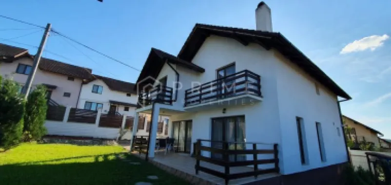 Casă individuală elegantă – Corunca, curte spațioasă