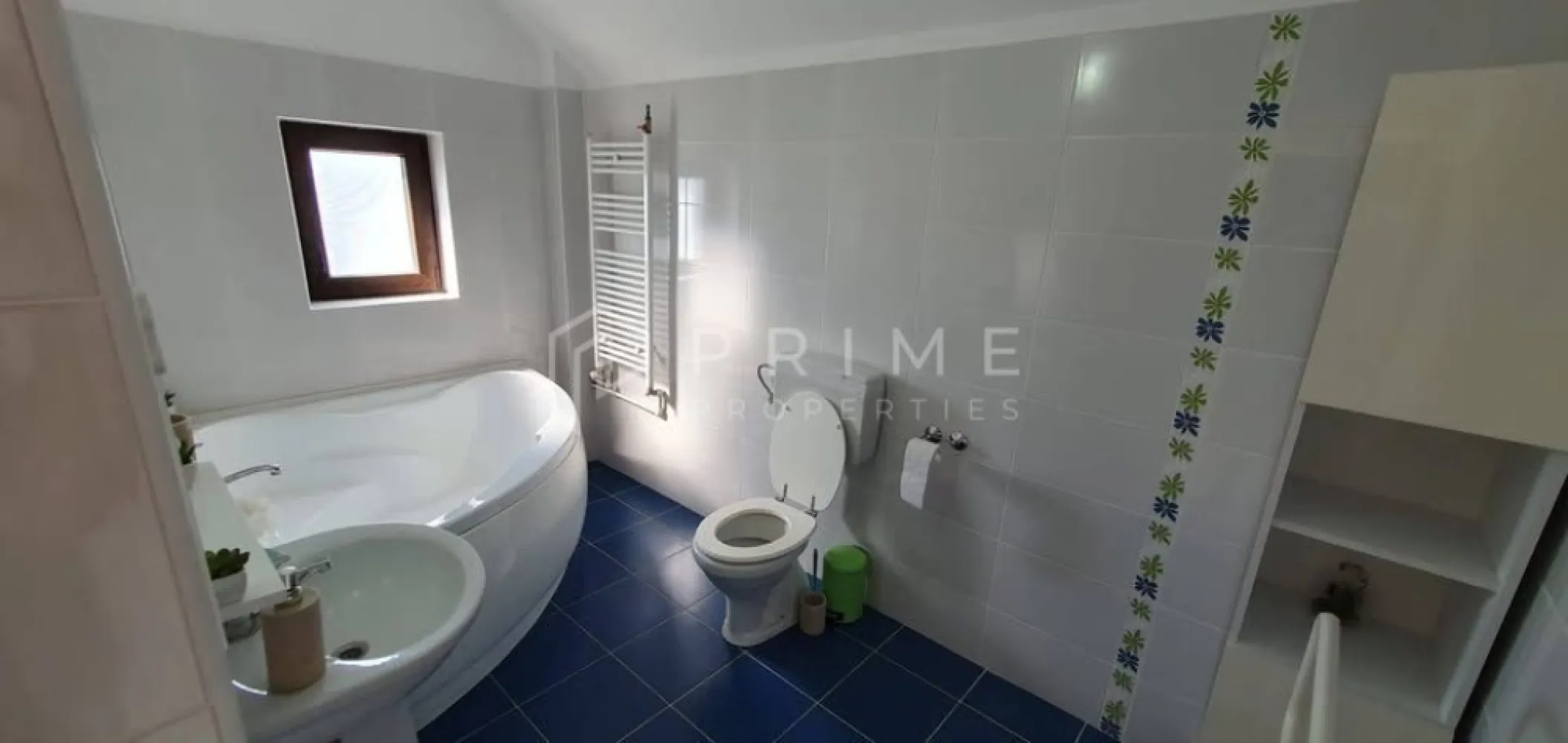 Casă individuală elegantă – Corunca, curte spațioasă