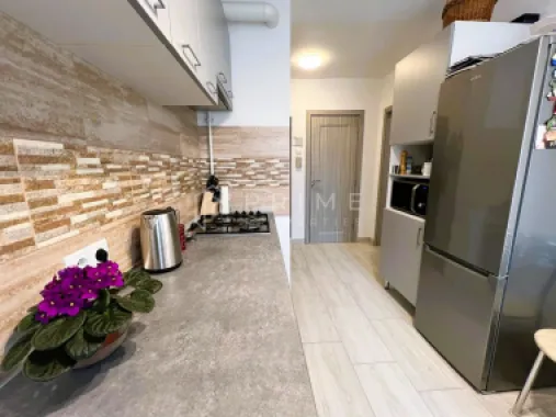 Apartament 2 camere | Aleea Carpați | Etaj 3/4 | Balcon 9 mp