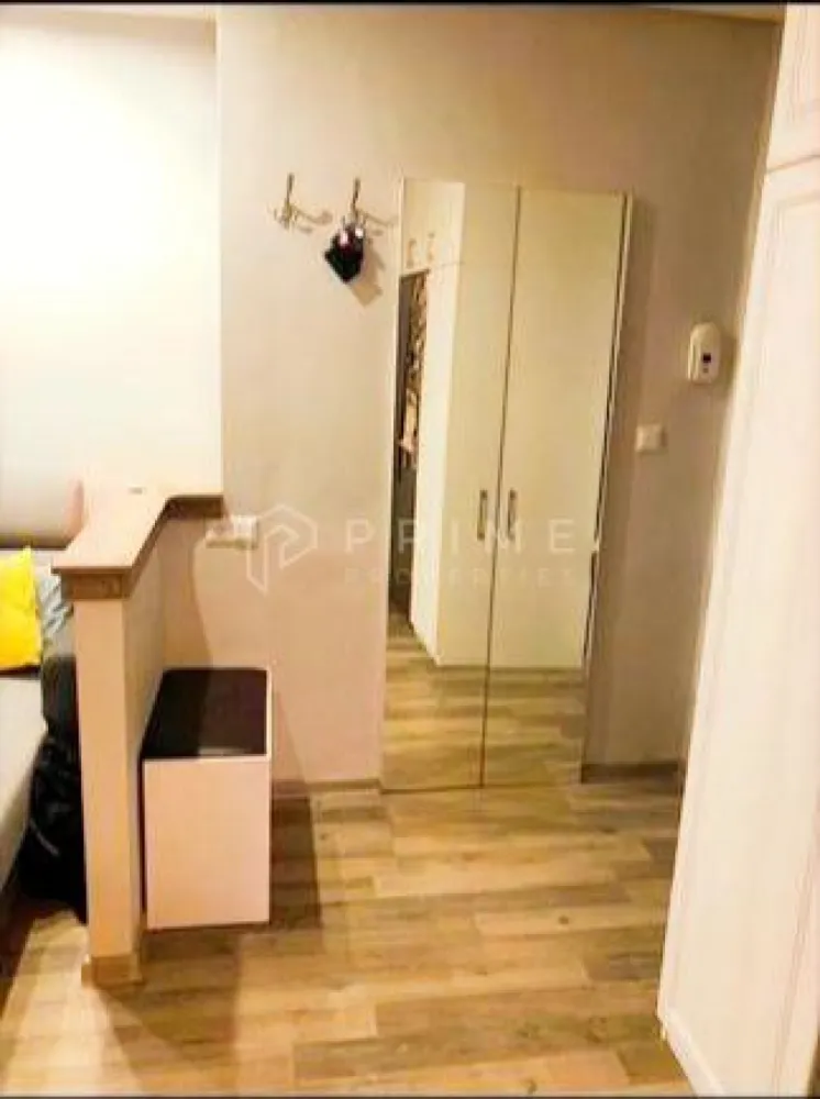 Apartament cochet 2 camere cartierul Tudor - Vă prezentăm la vânzare un apartament cu 2 camere cochet, renovat modern în 2018. 
Localizat in cartierul Tudor, str.Moldovei lângă parc, apartamentul vă dă acces la tot ce aveți nevoie pentru o viață modernă. 
În apropriere sunt școli, grădinițe, magazine, gym, acces la transport în comun.
Apartamentul are o suprafață de 40mp utili cu balcon închis și izolat, situat la etajul 4 din 4, iar hidroizolația blocului a fost refăcută în 2024.
Apartamentul se vinde complet mobilat și utilat. 

La Prime Properties, fiecare tranzacție înseamnă mai mult decât o simplă achiziție – este un proces complet, în care colaborăm cu cei mai buni profesioniști: notari, avocați, designeri, arhitecți, evaluatori, specialiști în certificate energetice, consultanți de credite imobiliare.
Astfel, atunci când alegi o proprietate prin noi, primești la pachet și siguranță, transparență și servicii impecabile pe tot parcursul drumului tău către casa ideală.
Ne dedicăm 100% fiecărui client, iar asta se reflectă în rezultate și în încrederea pe care o primim înapoi prin recomandările lor.
Proprietatea aceasta nu se potrivește exact nevoilor tale?
Lasă-ne să îți găsim alternativa potrivită. Agentul nostru îți va oferi soluții avantajoase și adaptate stilului tău de viață.
📞 Contactează-ne astăzi. Până acum nu am dezamăgit niciun client – și nu vom începe cu tine.
Comision 0% pentru cumpărători