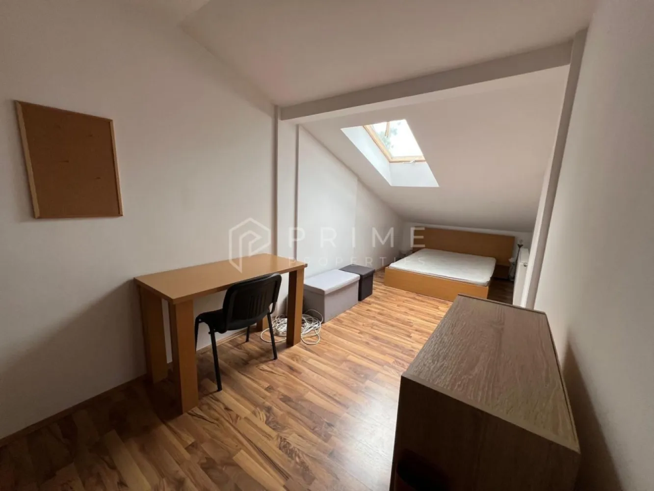 Apartament penthouse modern de vânzare, 4 camere, în Cornișa