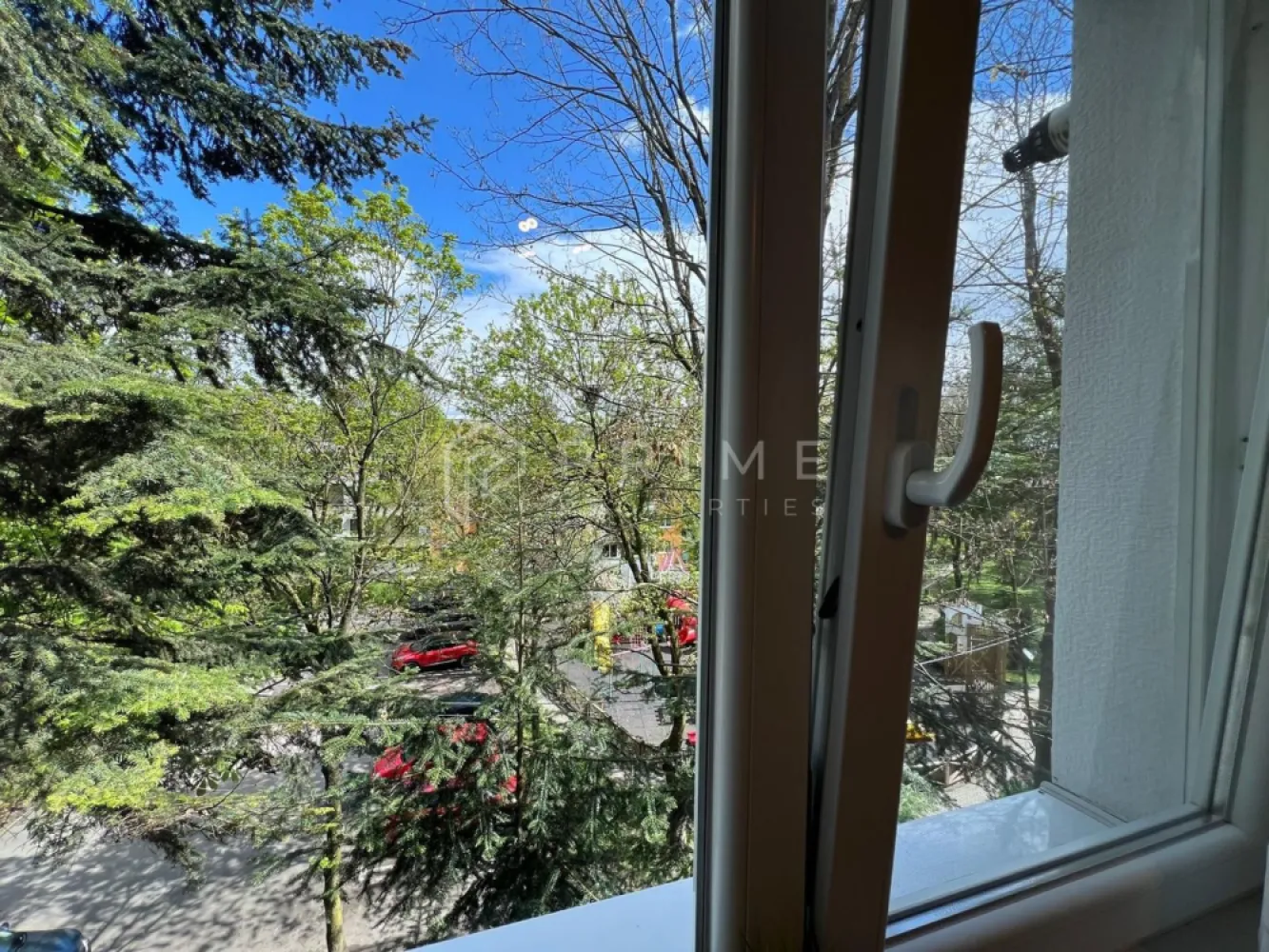 Apartament 2 camere | Aleea Carpați | Etaj 3/4 | Balcon 9 mp