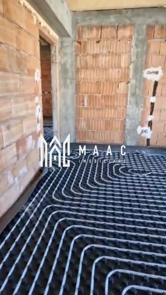 Apartament 3 camere | Curte 60 MP | Parcare | Selimbar