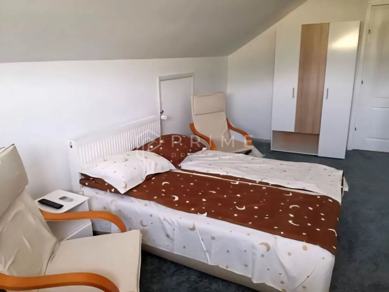Casă individuală 310mp utili, 8 camere, piscină