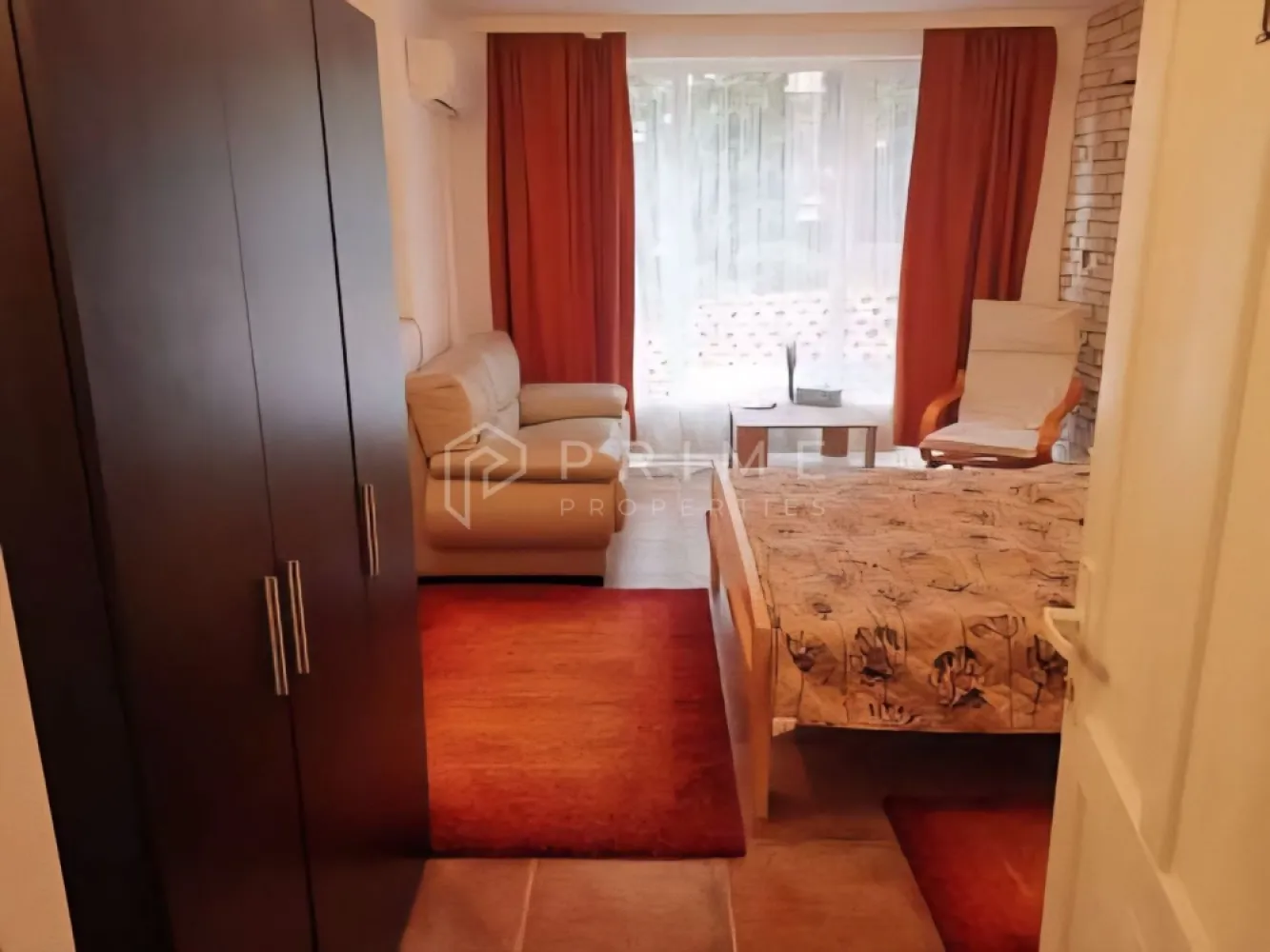 Casă individuală 310mp utili, 8 camere, piscină
