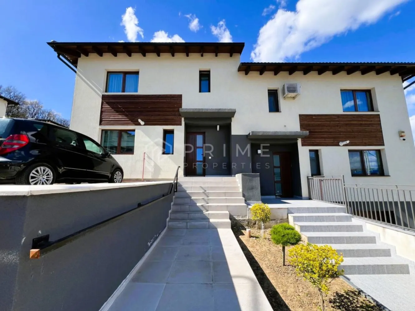 Casă Duplex de vânzare – Corunca | Design deosebit, aproape de pădure