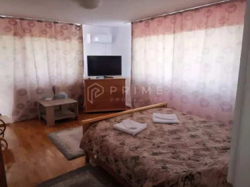 Casă individuală 310mp utili, 8 camere, piscină