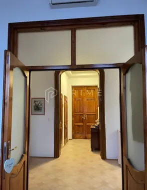 Închiriere apartament ultracentral cu 2 camere