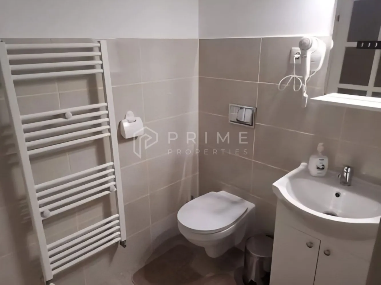 Casă individuală 310mp utili, 8 camere, piscină