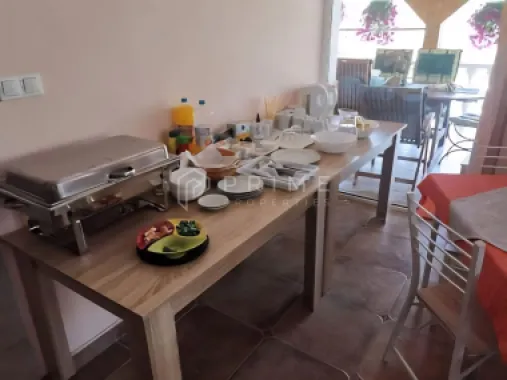 Casă individuală 310mp utili, 8 camere, piscină