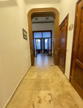 Închiriere apartament ultracentral cu 2 camere