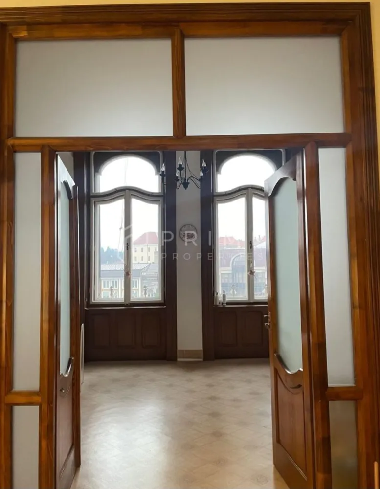 Închiriere apartament ultracentral cu 2 camere