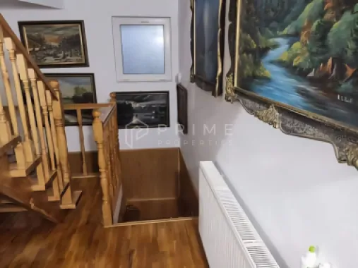 Casă individuală 310mp utili, 8 camere, piscină
