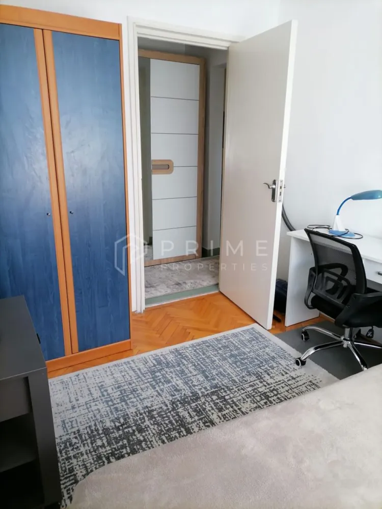 Apartament 3 camere de închiriat – Dâmbu, etaj 1, ideal pentru studenț