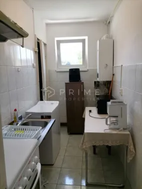 Apartament 3 camere de închiriat – Dâmbu, etaj 1, ideal pentru studenț
