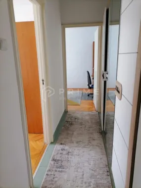 Apartament 3 camere de închiriat – Dâmbu, etaj 1, ideal pentru studenț