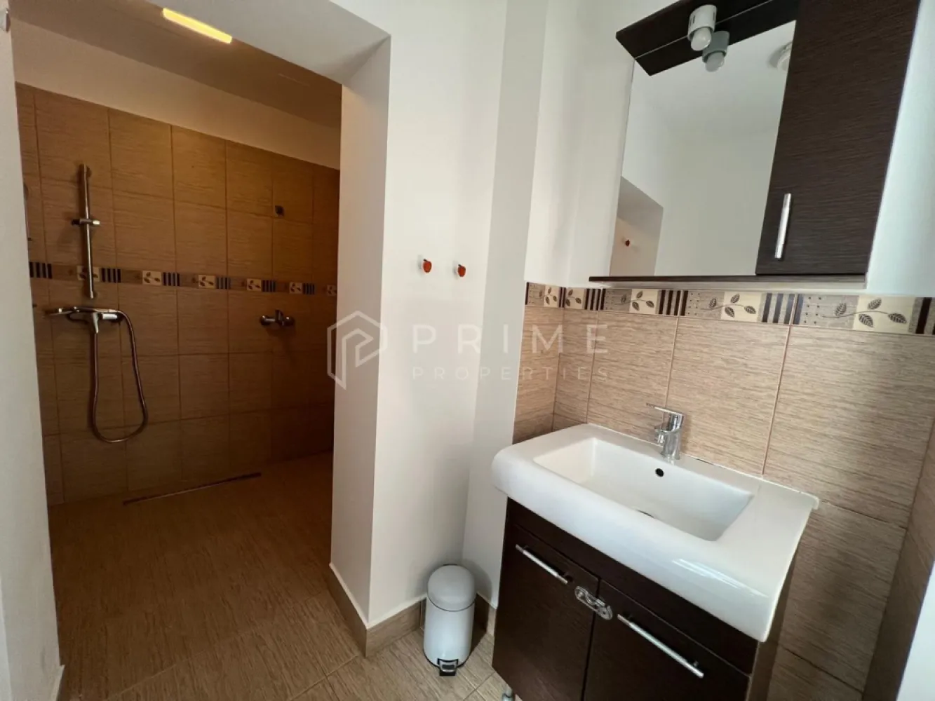 Apartament 3 camere de închiriat – 7 Noiembrie, Târgu Mureș