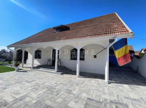 Casa perfectă pentru familie – curte, foișor cu grătar și garaj triplu