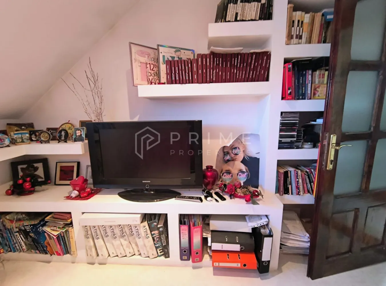 Casa perfectă pentru familie – curte, foișor cu grătar și garaj triplu