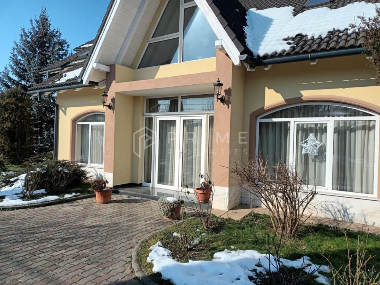Reședință de lux cu potențial comercial –zonă Băi, Sângeorgiu de Mureș