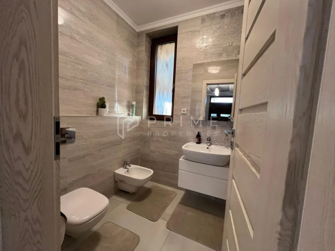 Vilă individuală premium | 730 mp teren | 4 dormitoare | Garaj