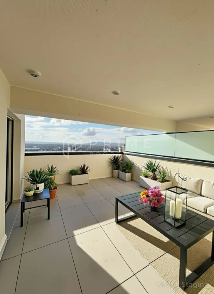 4 camere, 133 mp, vedere panoramica, Vivat Residence - 4 camere | 133 mp suprafata utila | Penultimul etaj | TVA redus | Vivat Residence – Târgu Mureș
OFERTĂ LIMITATĂ — Reducere de 10% din prețul total — valabilă doar până la finalul anului!

Preț: 277.700 €, TVA inclus
Economisești peste 30.000 € doar in luna decembrie. 
O ocazie rară pentru un apartament premium într-o clădire de referință.

Apartament premium, luminos și spațios, situat în cea mai înaltă clădire rezidențială din Târgu Mureș, cu vedere panoramică spectaculoasă.

Nota importanta: Apartamentul este semi-finisat. Pozele prezentate sunt cu o simulare de tip virtual staging. 

Spațiu generos și compartimentare excelentă
- 97 mp utili interior
- 36,5 mp balcon și terase
- Suprafață totală: 133,5 mp
- Living spațios + dining
- Bucătărie separată
- Birou / cameră ideală pentru work-from-home
- Dormitoare luminoase și bine aerisite

Calitate premium în fiecare detaliu
- Structură din beton armat
- Izolație cu vată bazaltică
- Tâmplărie premium aluminiu tripan
- Ușă de intrare antiefracție (Italia)
- Încălzire în pardoseală
- Sistem termic De Dietrich
- Lifturi Schindler
- Parcare subterană (opțional)
- Boxă de depozitare (opțional)

Siguranță avansată pentru clădiri înalte
- Proiectat conform celor mai stricte norme de siguranță:
- Hidranți pe fiecare nivel
- Desfumare automată
- Presurizare casă scării
- Coloană uscată
- Rezervă proprie de apă
- Siguranța familiei tale este prioritară.

📍 Zona Gării – Târgu Mureș

In exclusivitate la Prime Properties. 

La Prime Properties, fiecare tranzacție înseamnă mai mult decât o simplă achiziție – este un proces complet, în care colaborăm cu cei mai buni profesioniști: notari, avocați, evaluatori, specialiști în certificate energetice și consultanți de credite imobiliare.

Astfel, atunci când alegi o proprietate prin noi, primești la pachet siguranță, transparență și servicii impecabile pe tot parcursul drumului tău către casa ideală.

Ne dedicăm 100% fiecărui client, iar asta se reflectă în rezultate și în încrederea pe care o primim înapoi prin recomandările lor.

Această proprietate nu este exact ceea ce cauți?
Lasă-ne să îți găsim alternativa potrivită. Agentul tău Prime îți va oferi soluții avantajoase, adaptate stilului tău de viață.
Contactează-ne astăzi. Până acum nu am dezamăgit niciun client – și nu vom începe cu tine.
Pentru clienții cumpărători, comisionul este 0%.