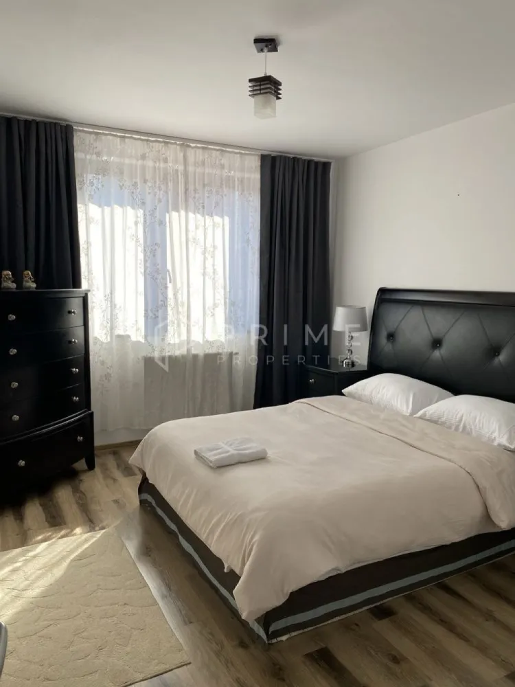 Apartament 2 camere de inchiriat Complex Acta Residence - Oferim spre închiriere un apartament modern cu 2 camere, situat în complexul Acta Residence, zona Tudor Vladimirescu, la parterul unui imobil cu regim de înălțime P+3.

Locație excelentă: în apropierea Kaufland, Lidl, Pieței de zi și stației de autobuz, cu acces facil către toate zonele importante ale orașului.

Detalii apartament:
- Situat la parter – acces ușor și confort sporit
- Se inchiriază complet mobilat și utilat modern
- Dotări: Smart TV-uri, mașină de spălat, frigider, cuptor + plită, cuptor cu microunde
- Mobilier și electrocasnice în stare excelentă

Facilități ale complexului:
- Sistem de supraveghere video pe casa scării
- Pază asigurată pe timpul nopții in complex
- Clădire modernă, curată, cu vecini liniștiți

Ideal pentru persoane active, cupluri tinere sau profesioniști care caută un apartament confortabil, sigur și bine amplasat.

La Prime Properties, fiecare tranzacție înseamnă mai mult decât o simplă achiziție – este un proces complet, în care colaborăm cu cei mai buni profesioniști: notari, avocați, evaluatori, specialiști în certificate energetice și consultanți de credite imobiliare.
Astfel, atunci când alegi o proprietate prin noi, primești la pachet siguranță, transparență și servicii impecabile pe tot parcursul drumului tău către casa ideală.

Ne dedicăm 100% fiecărui client, iar asta se reflectă în rezultate și în încrederea pe care o primim înapoi prin recomandările lor.
Această proprietate nu este exact ceea ce cauți?
Lasă-ne să îți găsim alternativa potrivită. Agentul tău Prime îți va oferi soluții avantajoase, adaptate stilului tău de viață.
Contactează-ne astăzi. Până acum nu am dezamăgit niciun client – și nu vom începe cu tine.
Comision: 50% din valoarea primei luni de chirie.