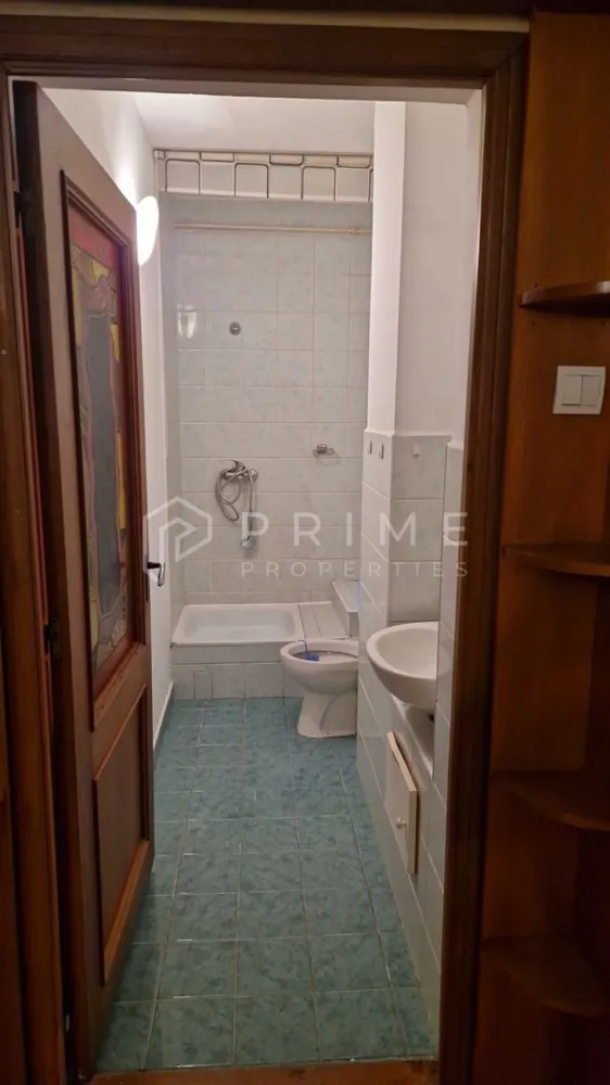 Apartament 3 camere – proaspăt renovat – zona 7 Noiembrie