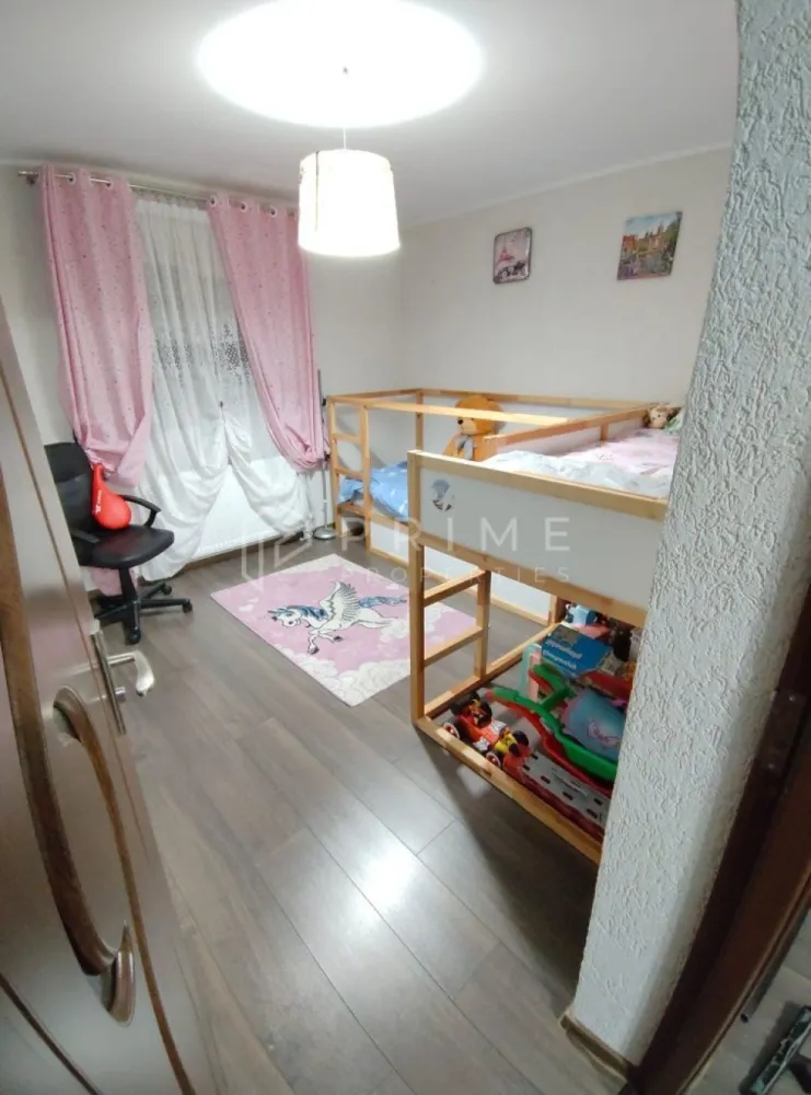 Casă superbă, pe un singur nivel – complet mobilată și utilată – Nazna