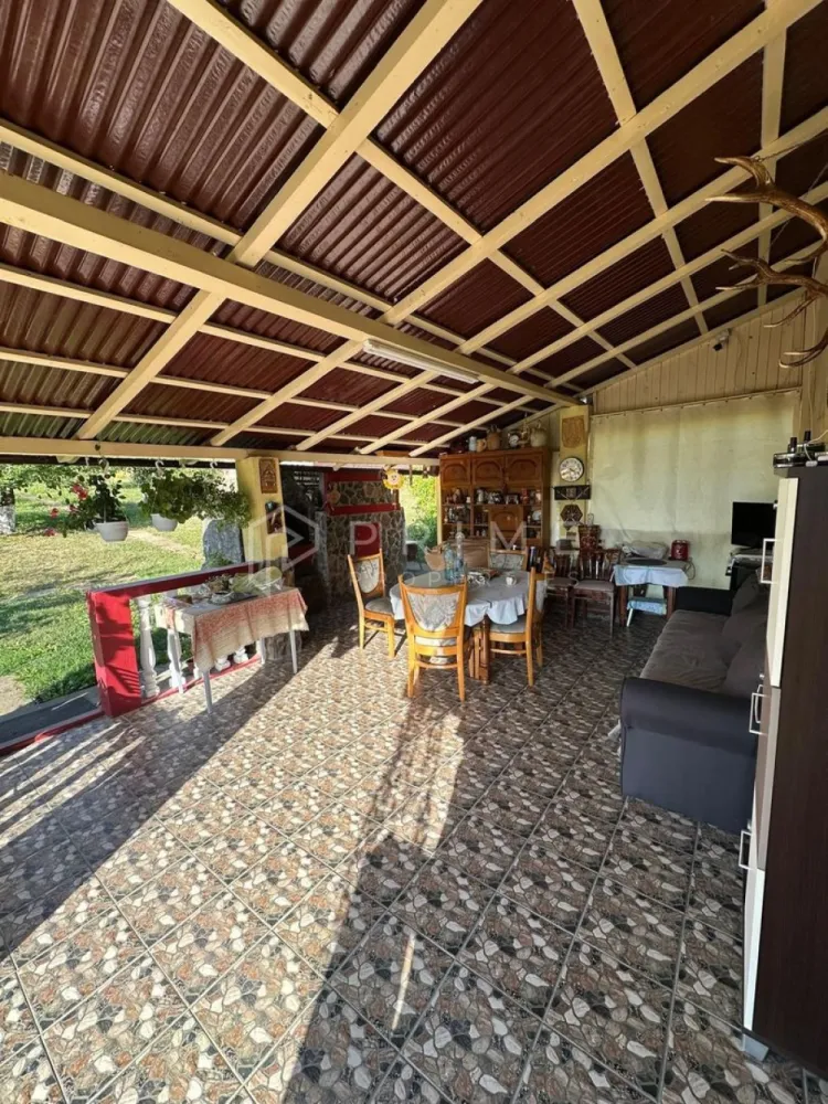 Casă spațioasă de vânzare – Corunca, zona Vatman