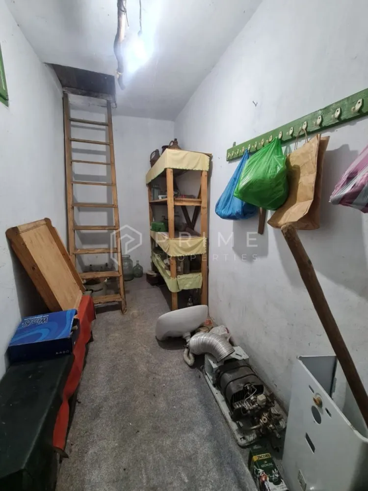 Casă cu teren de 1.000 m² – utilități complete, ideală pentru renovare