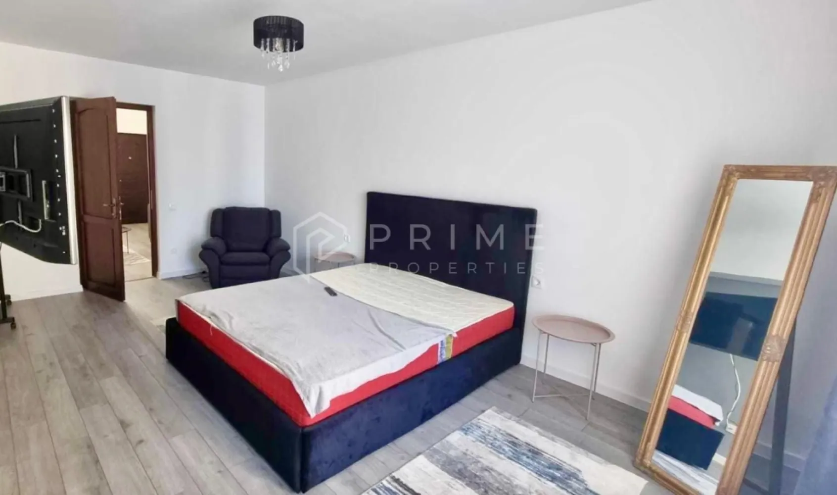 Locuință modernă de închiriat – parcare privată, Ultracentral