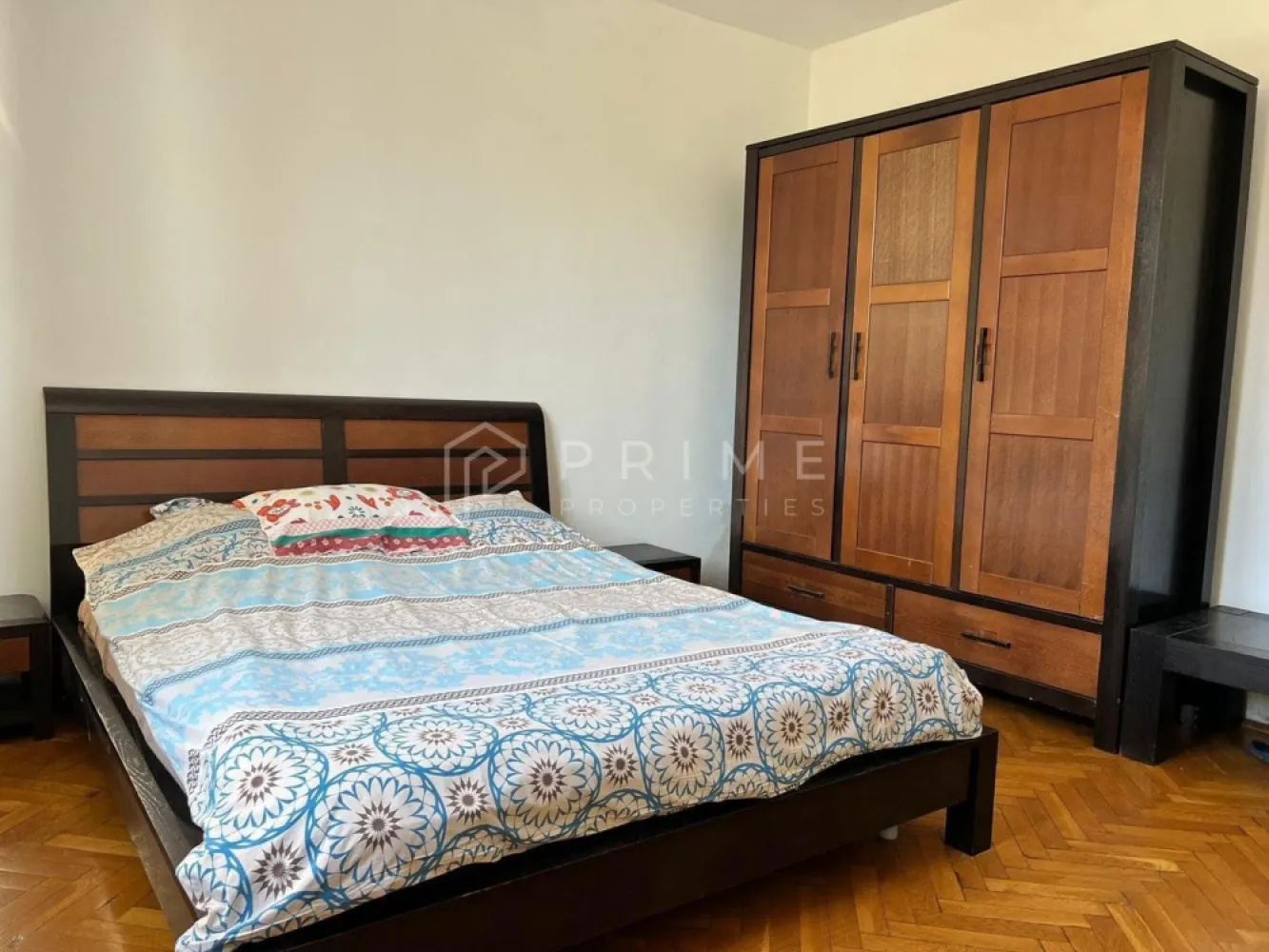 Casă spațioasă de închiriat pentru cazare muncitori, în Corunca - Casă spațioasă de închiriat pentru cazare muncitori

✅ 4 camere mari și luminoase
✅ Bucătărie complet utilată
✅ 2 băi
✅ Sală de mese dedicată
✅ Capacitate: 10 – 15 muncitori
✅ Preț cazare/ muncitor/ noapte, cu utilități incluse: 40 lei/ 8 euro

👉 Curte generoasă, ideală pentru relaxare după program
👉 Parcare în curte pentru mai multe mașini

📍 Locație accesibilă, perfectă pentru echipe de muncitori sau firme care au nevoie de spațiu de cazare pentru angajați.

📞 Contactați-ne pentru mai multe detalii și vizionări.