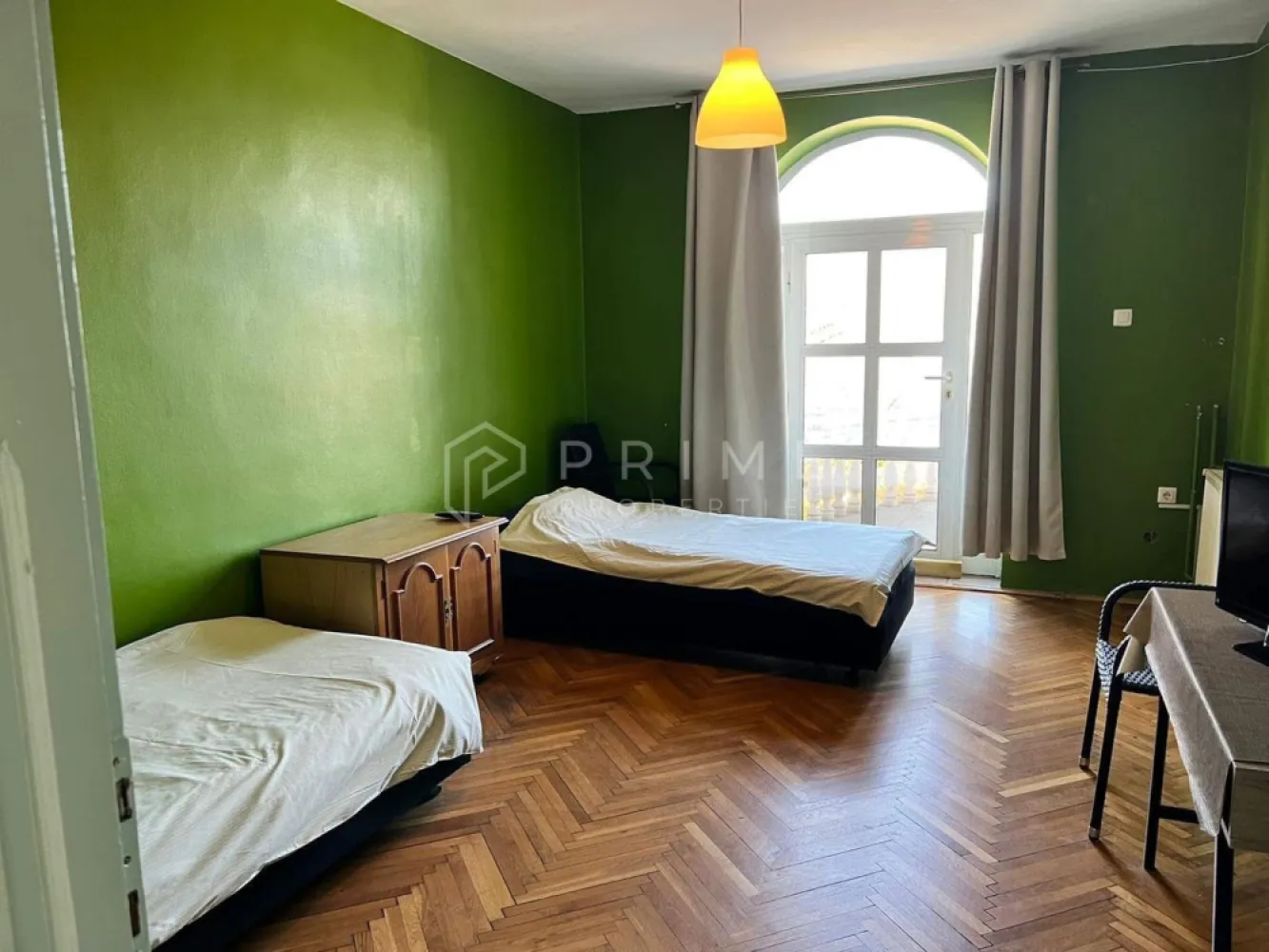 Casă spațioasă de închiriat pentru cazare muncitori, în Corunca - Casă spațioasă de închiriat pentru cazare muncitori

✅ 4 camere mari și luminoase
✅ Bucătărie complet utilată
✅ 2 băi
✅ Sală de mese dedicată
✅ Capacitate: 10 – 15 muncitori
✅ Preț cazare/ muncitor/ noapte, cu utilități incluse: 40 lei/ 8 euro

👉 Curte generoasă, ideală pentru relaxare după program
👉 Parcare în curte pentru mai multe mașini

📍 Locație accesibilă, perfectă pentru echipe de muncitori sau firme care au nevoie de spațiu de cazare pentru angajați.

📞 Contactați-ne pentru mai multe detalii și vizionări.