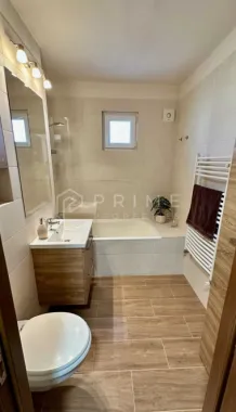 Apartament cu 3 camere + garaj în Tudor