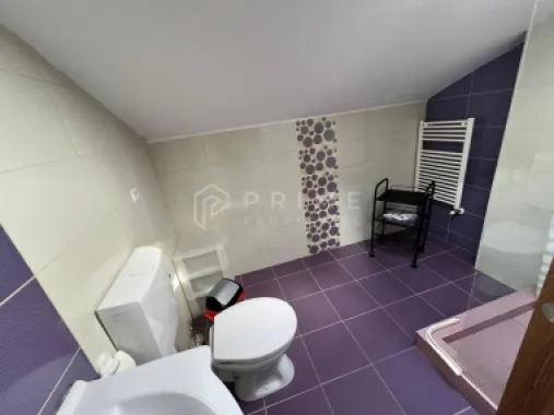 Apartament penthouse cu 4 camere de vânzare în Cornișa