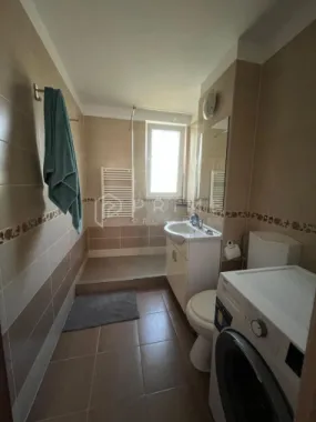 Apartament penthouse cu 4 camere de vânzare în Cornișa