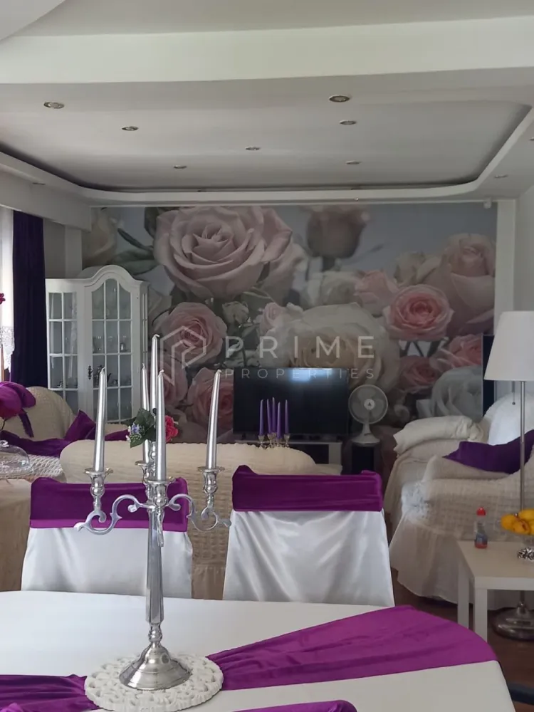 Casa perfectă pentru familie – curte, foișor cu grătar și garaj triplu