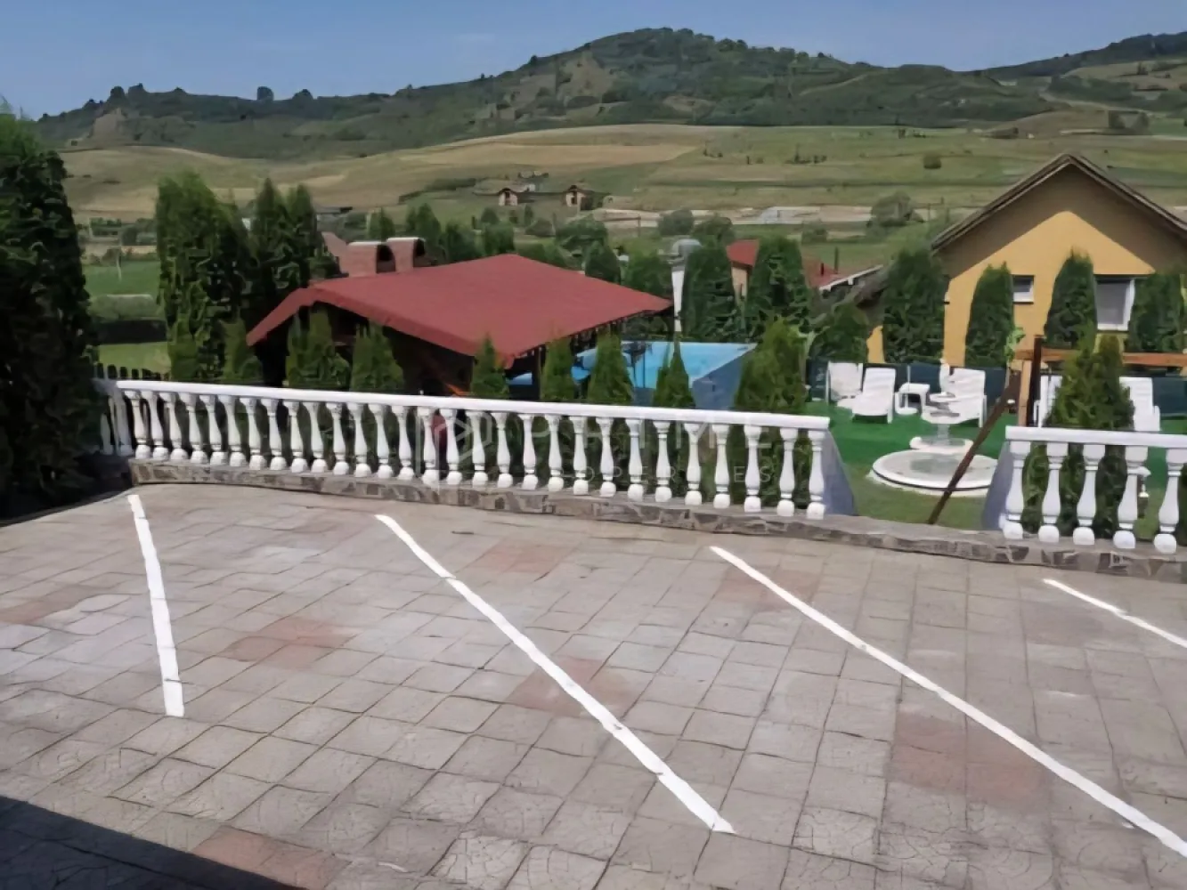 Casă individuală 310mp utili, 8 camere, piscină