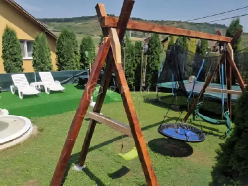 Casă individuală 310mp utili, 8 camere, piscină